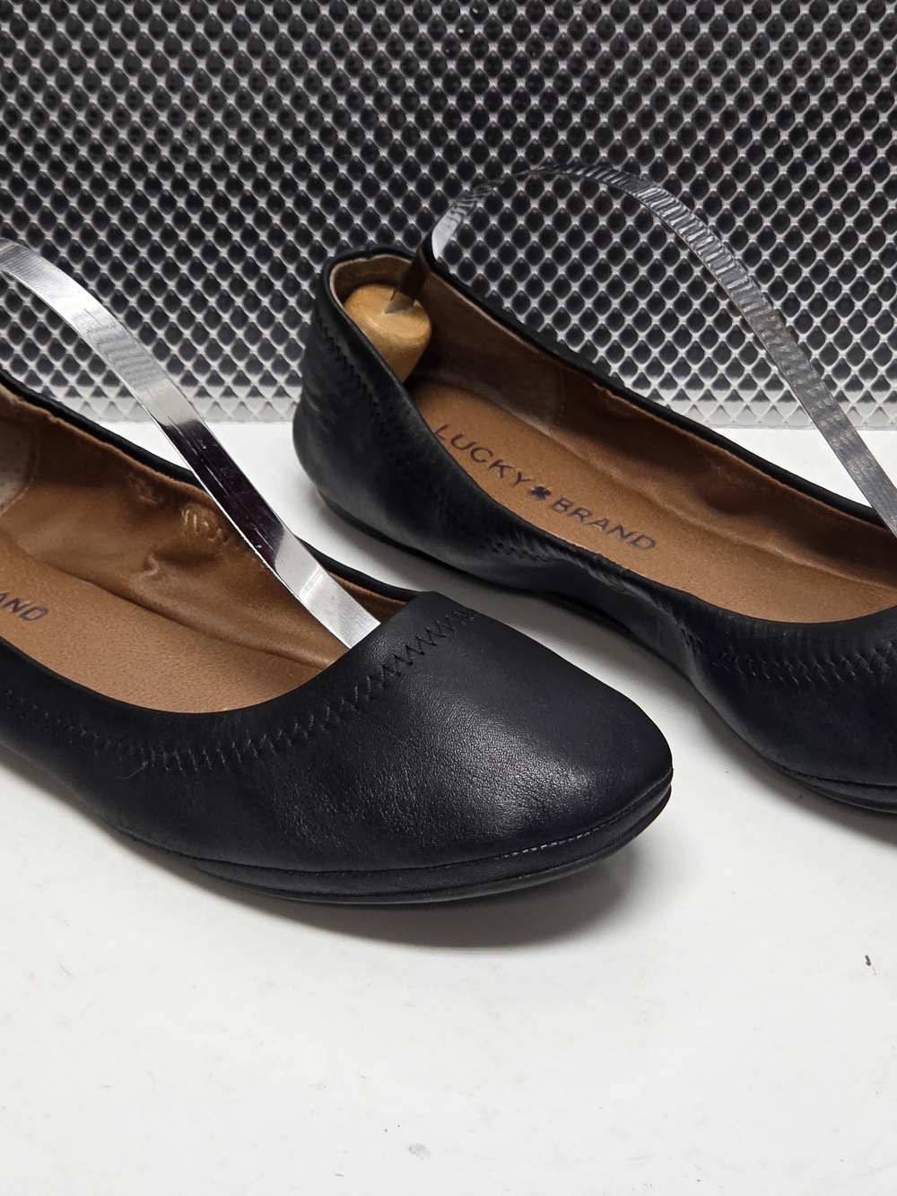 Lucky Brand Emmie Ballet Flats Sz 8.5 Slip On Black Leather Barely Worn EUC